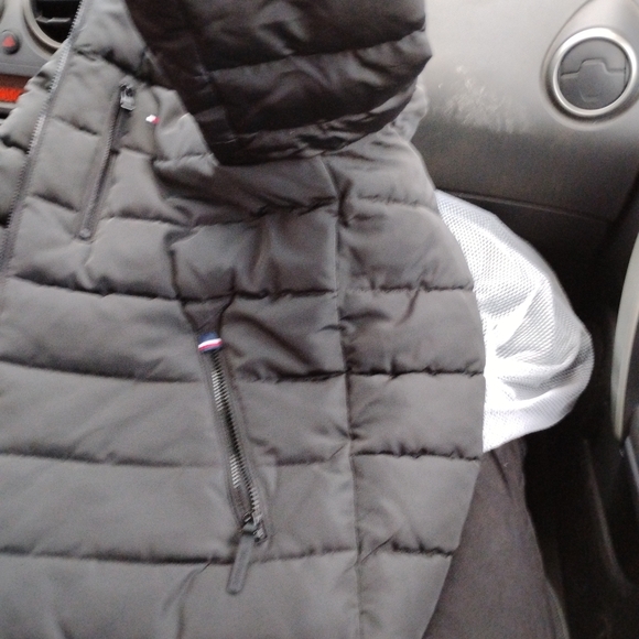 Brand new Tommy hilfiger jacket - Picture 8 of 11